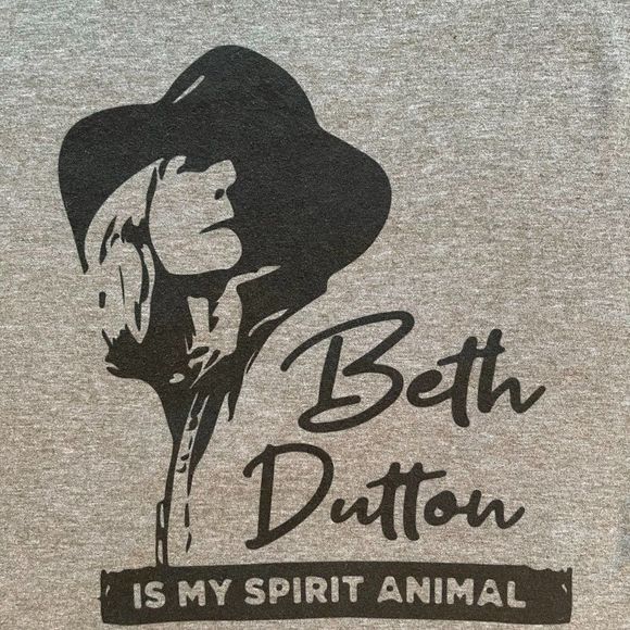 NWT Yellowstone Beth Dutton Tee Size Medium - Picture 4 of 9